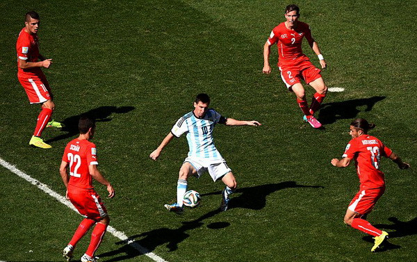 Messi lại cứu Argentina: Siêu anh hùng cuối cùng của World Cup ảnh 1