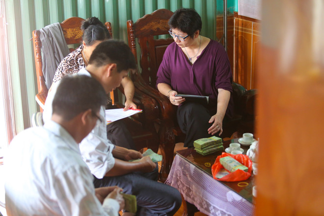 Để có "con đường đến với cái chữ" giữa lòng hồ Cấm Sơn ảnh 5