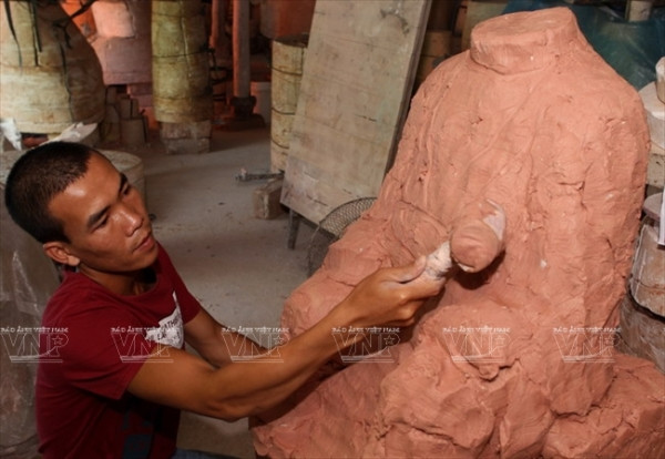 Độc đáo các bộ tượng gốm sứ của làng nghề Bát Tràng ảnh 1