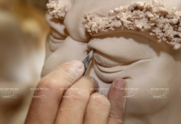 Độc đáo các bộ tượng gốm sứ của làng nghề Bát Tràng ảnh 4