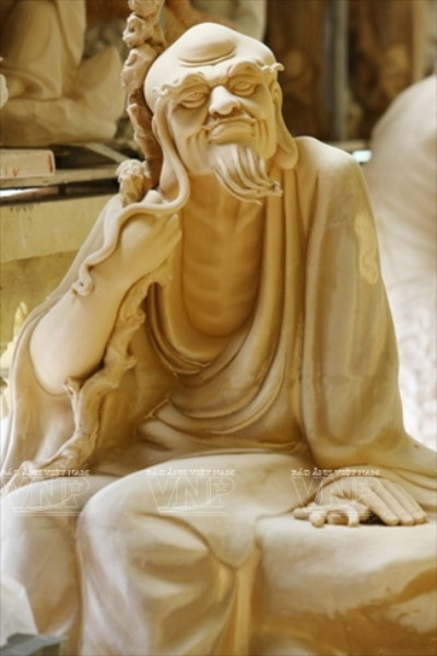 Độc đáo các bộ tượng gốm sứ của làng nghề Bát Tràng ảnh 10