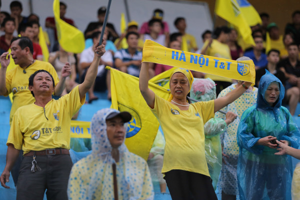 CĐV Than Quảng Ninh “dạy” người Hà Nội bài học về cổ động ảnh 8