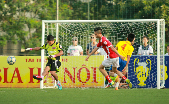 Tuấn Hưng nghỉ đá, đội H.A.T thắng tưng bừng trước FC Triều Khúc ảnh 3