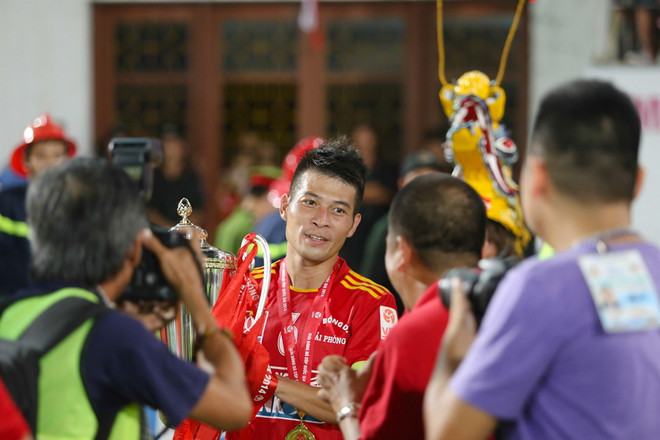 Sau chức vô địch, nhà cầm quân Dylan Kerr có thể chia tay Hải Phòng ảnh 2