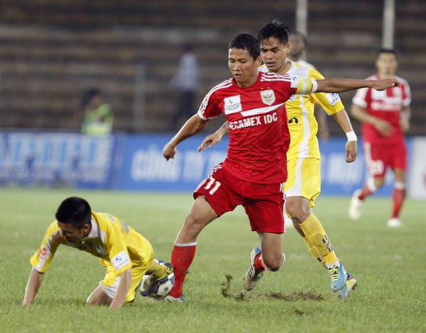 Bình Dương lên đỉnh, hai Quả bóng Vàng cùng "nổ súng" ảnh 1