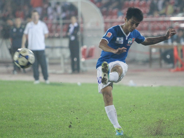 Út Cường tung siêu phẩm "cướp" chiến thắng của Đà Nẵng ảnh 1