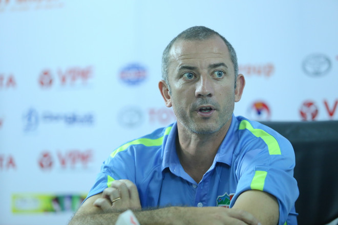 Ông Graechen "rầu rĩ" thú nhận các học trò đang đánh mất bản sắc ảnh 1