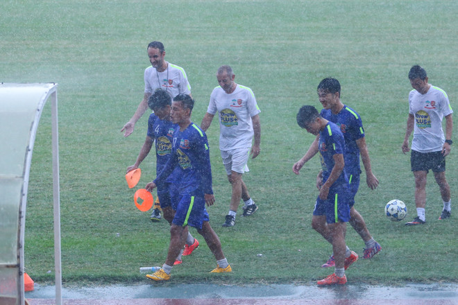 Công Phượng chấn thương cổ, HAGL quyết tâm trong mưa bão ảnh 4