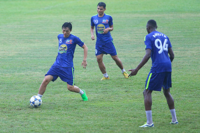 Công Phượng chấn thương cổ, HAGL quyết tâm trong mưa bão ảnh 7