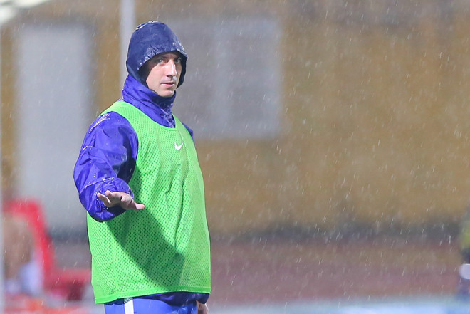 Nổi giận vì thất bại, ông Graechen thừa nhận mục tiêu trụ hạng ảnh 1