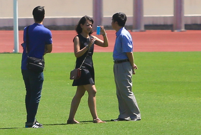 Đại diện Manchester City khảo sát Mỹ Đình bằng... iPhone ảnh 1