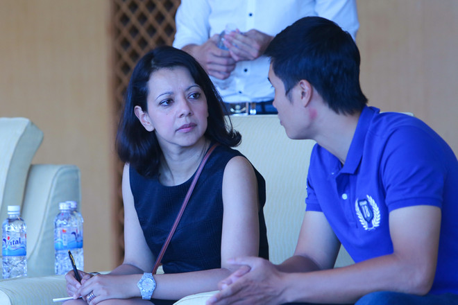 Đại diện Manchester City khảo sát Mỹ Đình bằng... iPhone ảnh 4