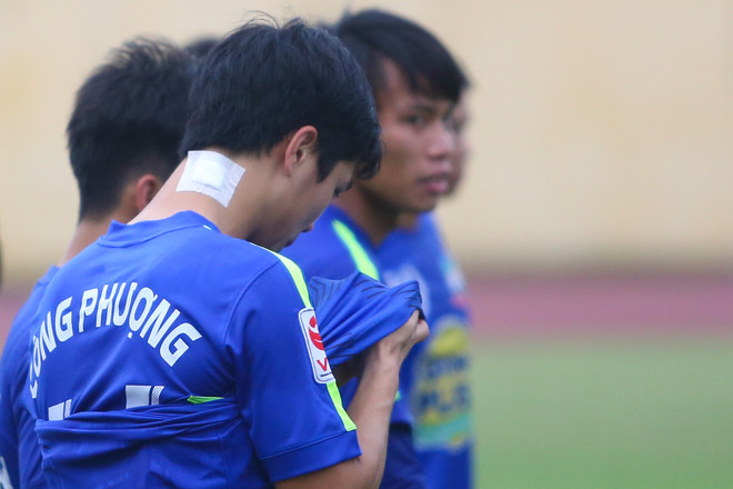 “Siêu nhân” Công Phượng dính chấn thương, chủ động xin thay người ảnh 5