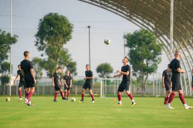 Giám đốc Học viện bóng đá FK Sarajevo bất ngờ vì sự hiện đại của PVF ảnh 2