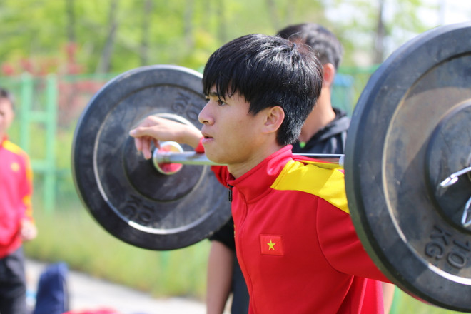 Phan Thanh Hậu trở lại tập luyện, có hy vọng dự U20 World Cup ảnh 1