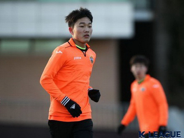 Xuân Trường ra mắt Gangwon FC bằng siêu phẩm sút phạt ảnh 1