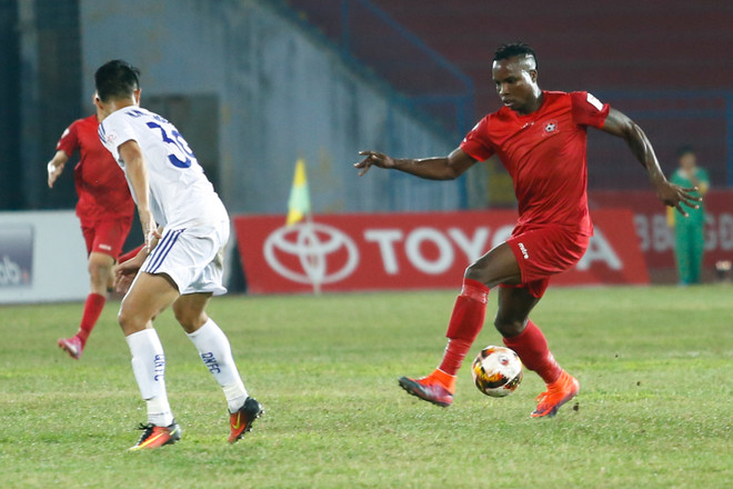 Sân Lạch Tray vắng lặng, CĐV Hải Phòng đốt pháo sáng trên đường phố ảnh 9