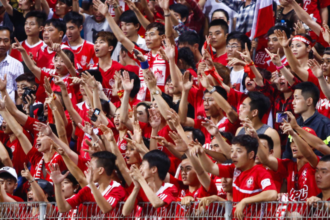 Cổ động viên đất cảng quậy tưng bừng, Hàng Đẫy ngập trong pháo sáng ảnh 9