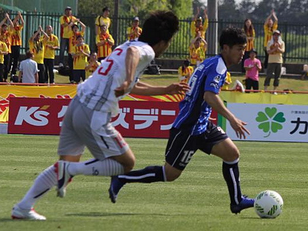 Bảy phút đầu tiên trong đời Công Phượng tại sân chơi J-League ảnh 1