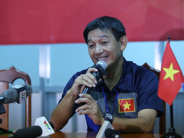 HLV U21 Việt Nam bắt đầu nghĩ về cuộc "nội chiến" với U19 Học viện ảnh 1