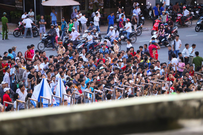 [Photo] Tuấn Anh hết “pin”, U19 HAGL JMG hết hơi trước Malaysia ảnh 4