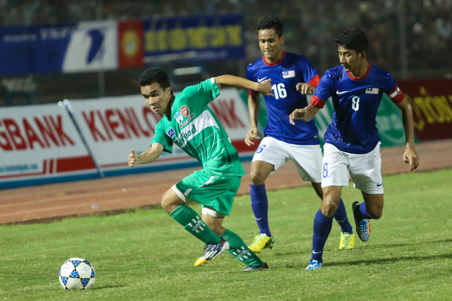 [Photo] Tuấn Anh hết “pin”, U19 HAGL JMG hết hơi trước Malaysia ảnh 9