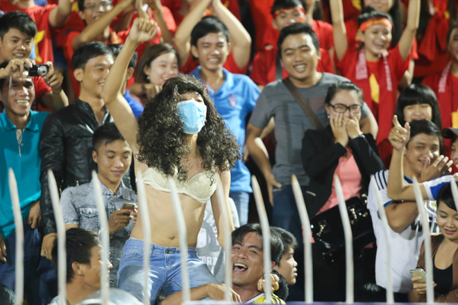 [Photo] Tuấn Anh hết “pin”, U19 HAGL JMG hết hơi trước Malaysia ảnh 11