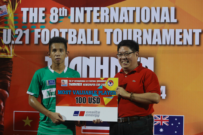 [Photo] Tuấn Anh hết “pin”, U19 HAGL JMG hết hơi trước Malaysia ảnh 19