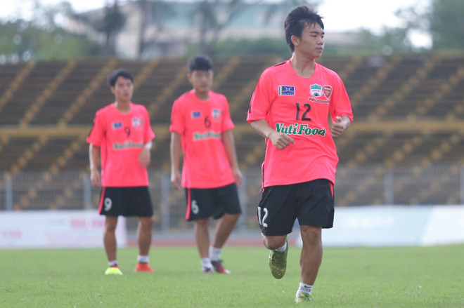 [Photo] U19 Việt Nam ‘nội chiến’ học viện HAGL JMG tại Cần Thơ ảnh 3
