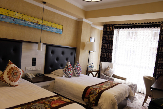 [Photo] Cận cảnh khách sạn cổ kính của tuyển Việt Nam ở Tajikistan ảnh 6