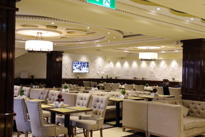 [Photo] Cận cảnh khách sạn cổ kính của tuyển Việt Nam ở Tajikistan ảnh 4