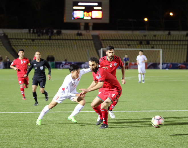 Văn Toàn ghi bàn sau 7 phút, Afghanistan cầm hòa Việt Nam ảnh 1