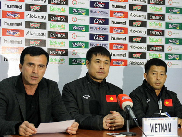 HLV Hữu Thắng tiếc vì tuyển Việt Nam không thể ghi thêm bàn ảnh 1