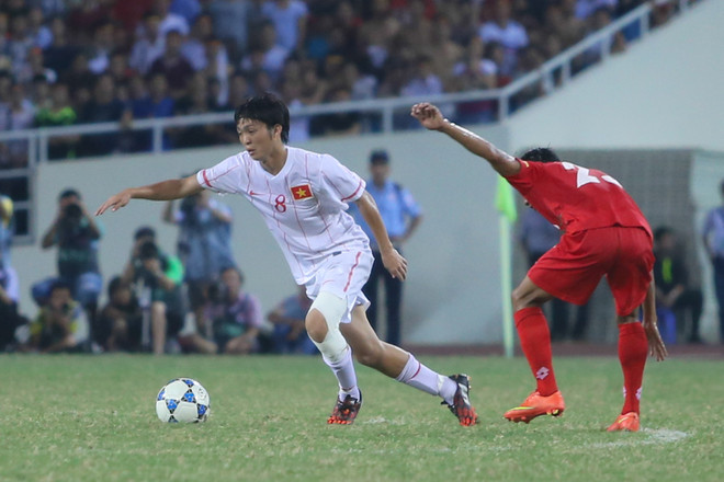 Nụ hôn chiến thắng của Tuấn Anh và bồ câu trắng trên nền trời Mỹ Đình ảnh 3