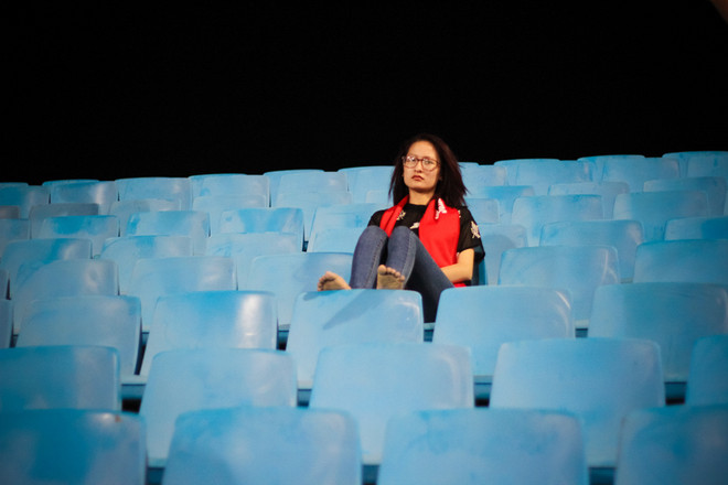 Vì U19 Việt Nam, ‘fan’ Việt cười rạng rỡ khi đến, câm lặng khi về ảnh 10