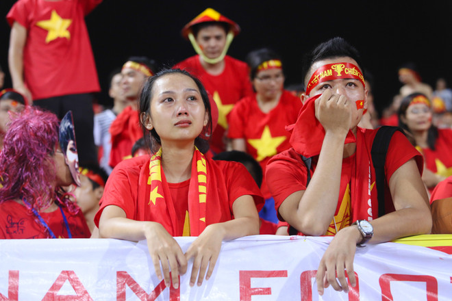 Khán giả buồn bã rời sân sau khi U19 Việt Nam thua trận ảnh 12