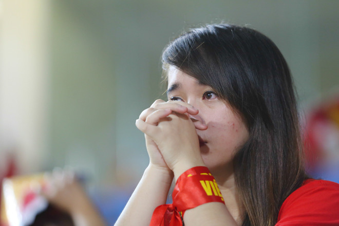 Khán giả buồn bã rời sân sau khi U19 Việt Nam thua trận ảnh 15