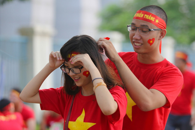 Khán giả buồn bã rời sân sau khi U19 Việt Nam thua trận ảnh 3