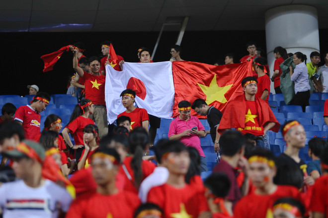 Khán giả buồn bã rời sân sau khi U19 Việt Nam thua trận ảnh 10