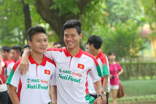 [Photo] U19 Việt Nam dâng hương lên Đại tướng trước khi rời Hà Nội ảnh 8