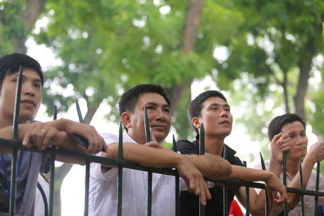 [Photo] U19 Việt Nam dâng hương lên Đại tướng trước khi rời Hà Nội ảnh 7