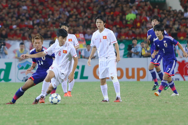 [Photo] Đêm U19 Việt Nam bại trận, Công Phượng đã ở đâu? ảnh 2