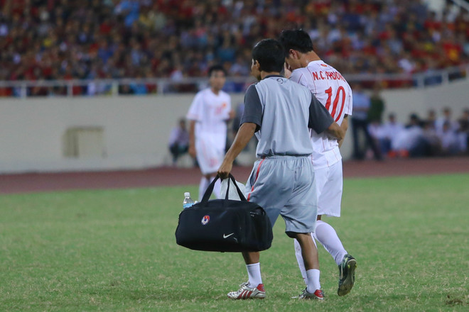 [Photo] Đêm U19 Việt Nam bại trận, Công Phượng đã ở đâu? ảnh 7