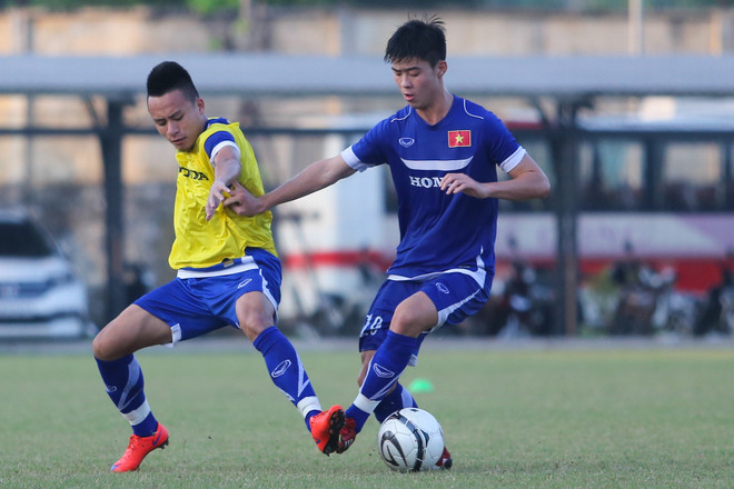 [Photo] HLV Miura không hài lòng, Công Phượng có mặt chiều nay ảnh 1