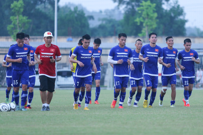 [Photo] HLV Miura không hài lòng, Công Phượng có mặt chiều nay ảnh 6