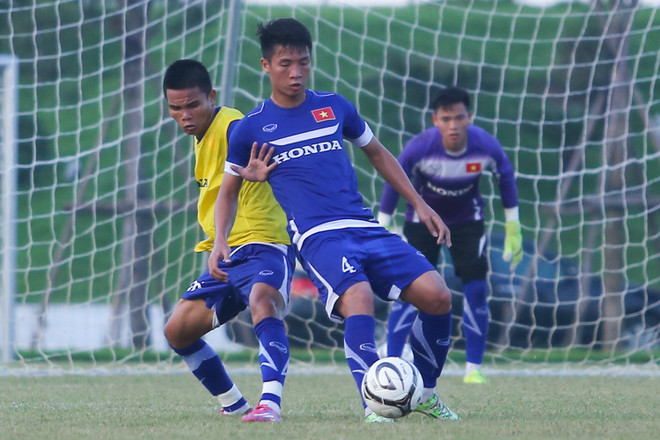 [Photo] HLV Miura không hài lòng, Công Phượng có mặt chiều nay ảnh 4