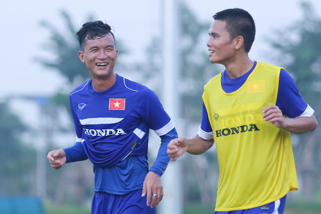 [Photo] HLV Miura không hài lòng, Công Phượng có mặt chiều nay ảnh 7