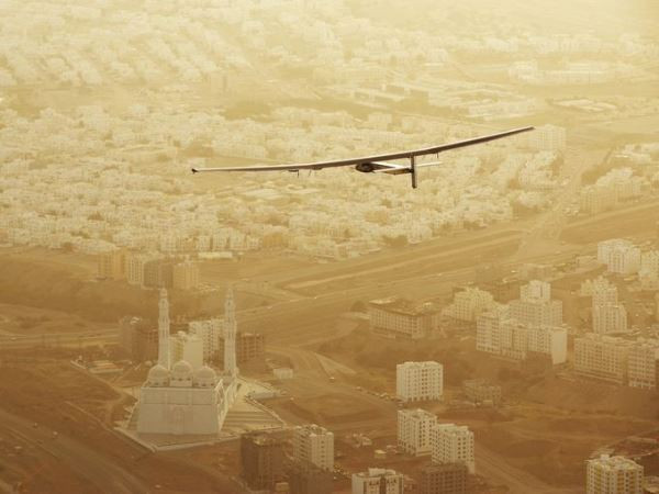 Kỷ lục mới của máy bay năng lượng mặt trời Solar Impulse 2 ảnh 1