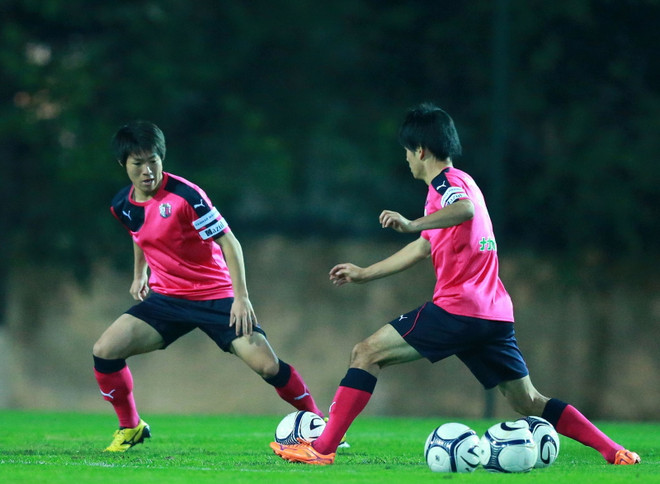 Đối thủ kém 5 tuổi của U23 Việt Nam đến tập muộn vì tắc đường ảnh 2