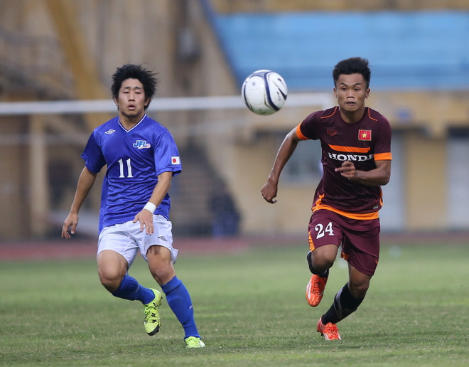 U23 Việt Nam tiến bộ vượt bậc, thua sát nút JFL Selection ảnh 1
